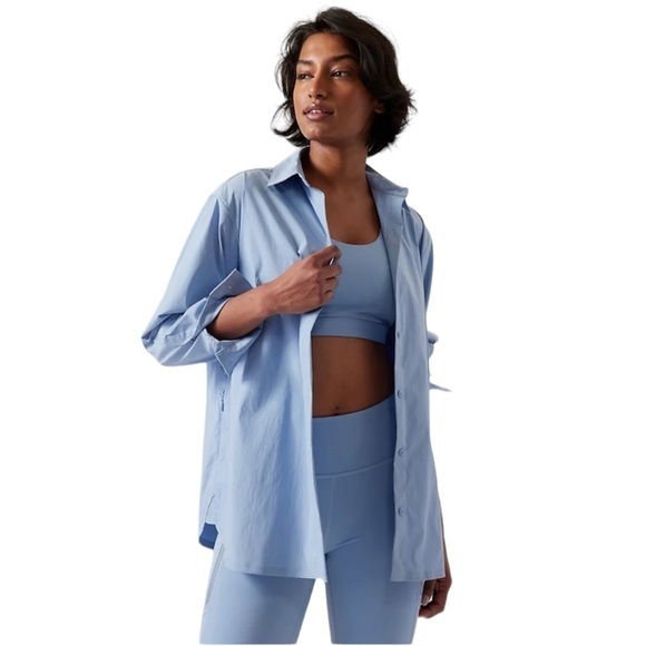 Athleta Performance Poplin Top Oversized Heron Blue Medium 882549 - Picture 1 of 13